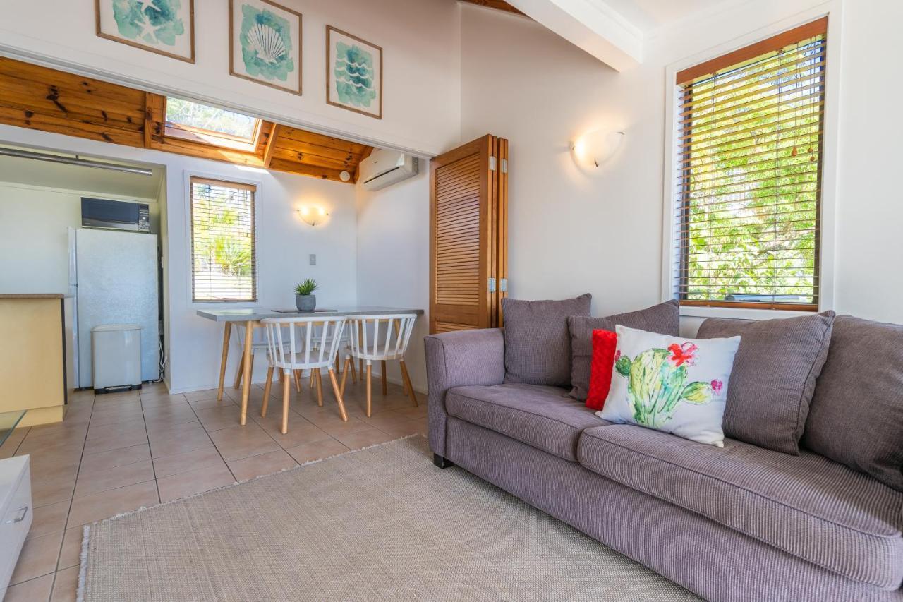 Palm Beach Cottage With Private Spa Pool Экстерьер фото
